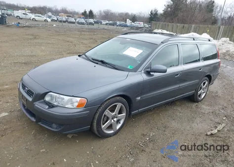 2004 Volvo V70 R z USA, uszkodzony, nr VIN YV1SJ52Y642386532